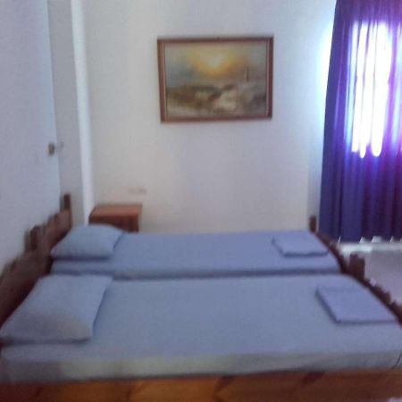 לפקוס קרפתאו Nikos Apartments מראה חיצוני תמונה