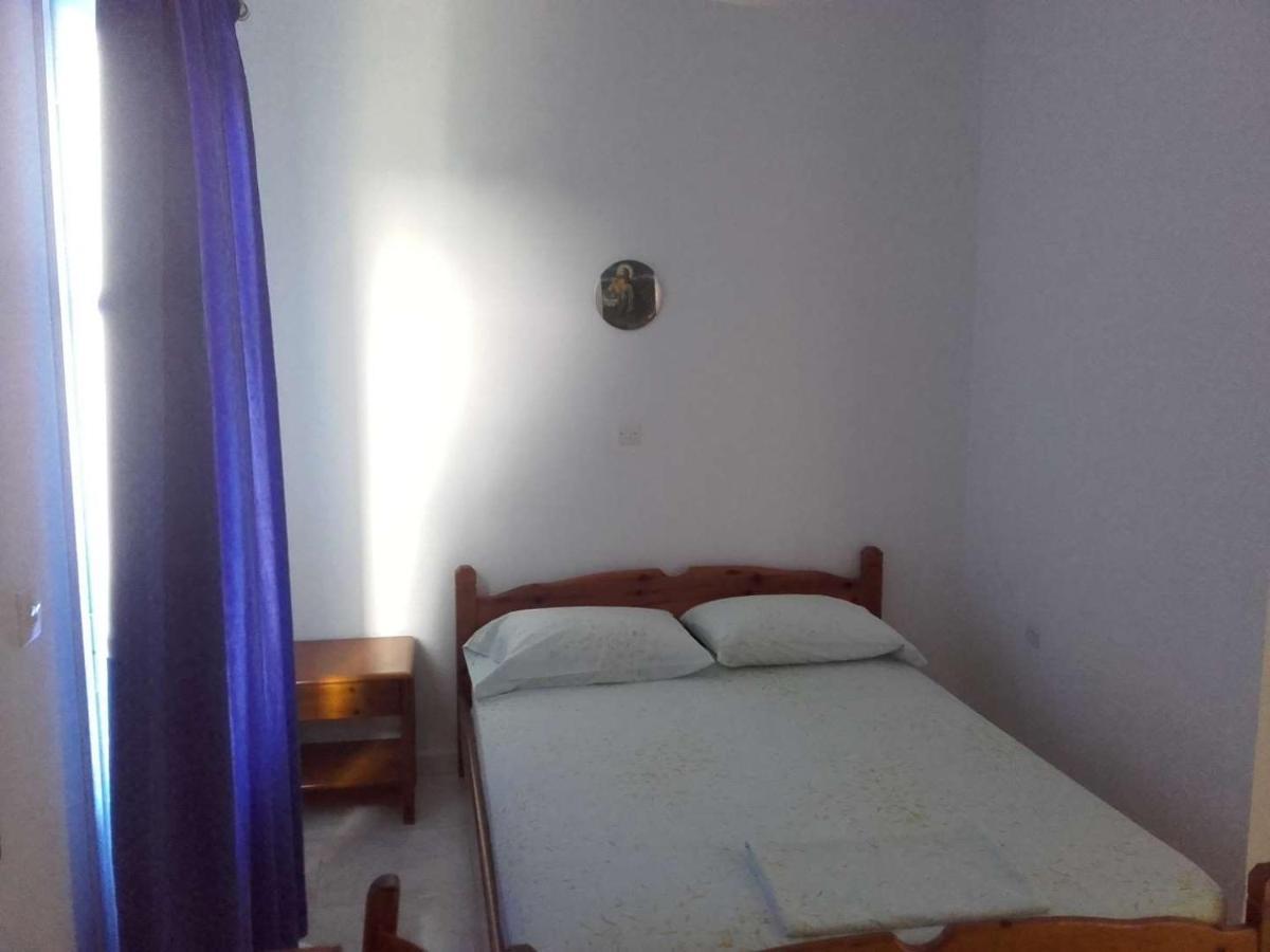 לפקוס קרפתאו Nikos Apartments מראה חיצוני תמונה