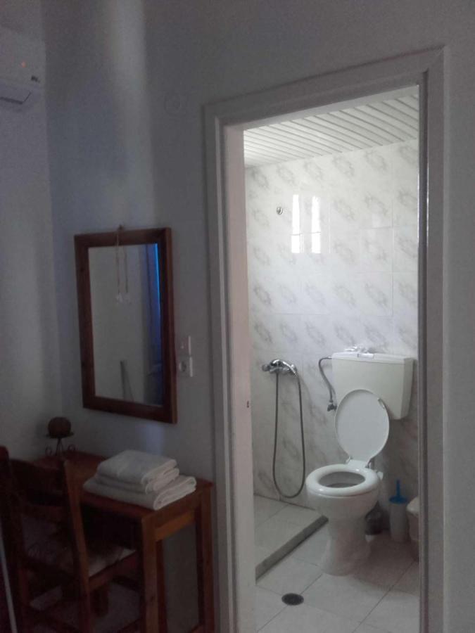 לפקוס קרפתאו Nikos Apartments מראה חיצוני תמונה