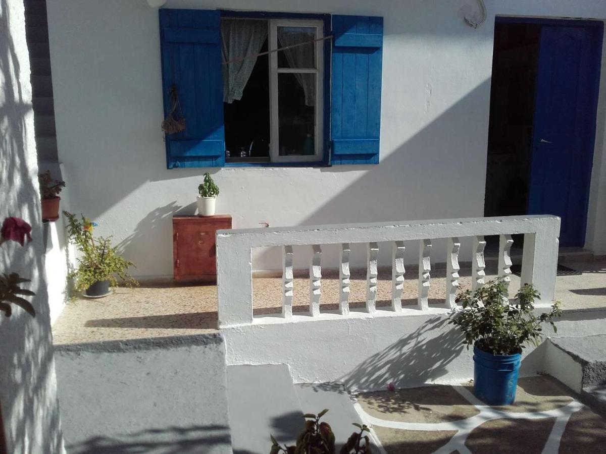 לפקוס קרפתאו Nikos Apartments מראה חיצוני תמונה