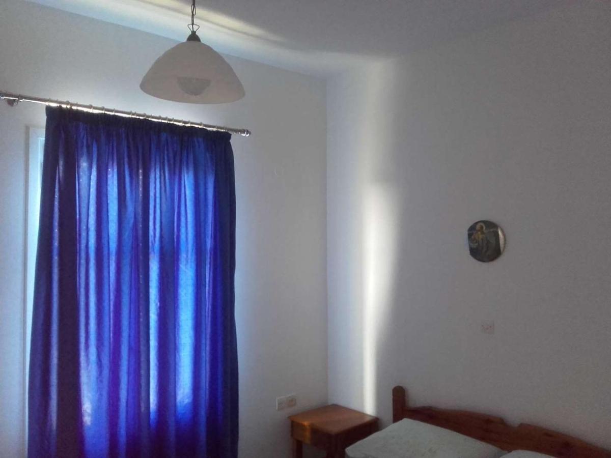 לפקוס קרפתאו Nikos Apartments מראה חיצוני תמונה